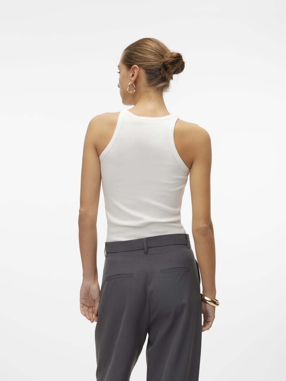 model_shot-back